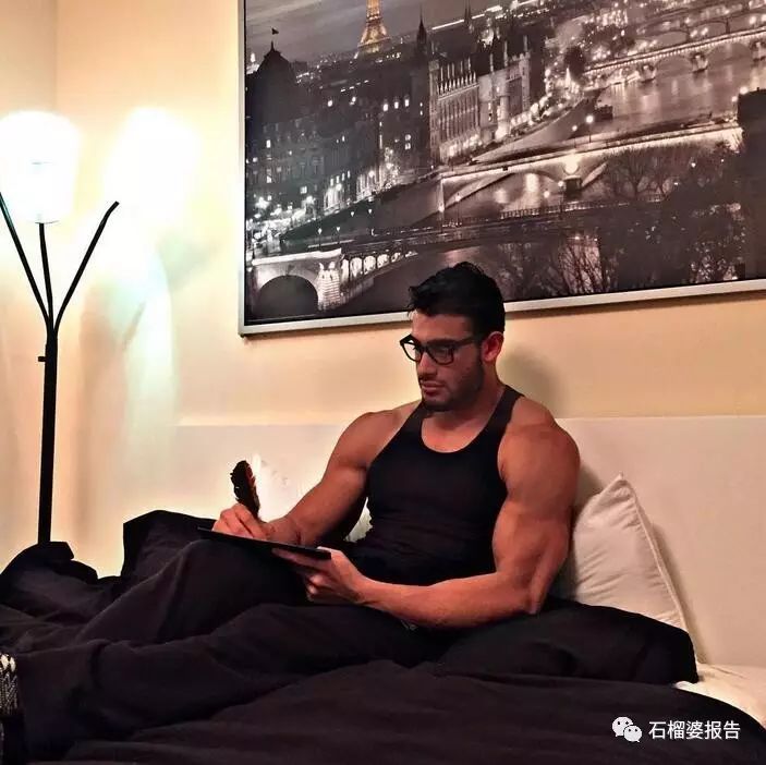 八卦 人生苦短,不如约会h罩杯美男
