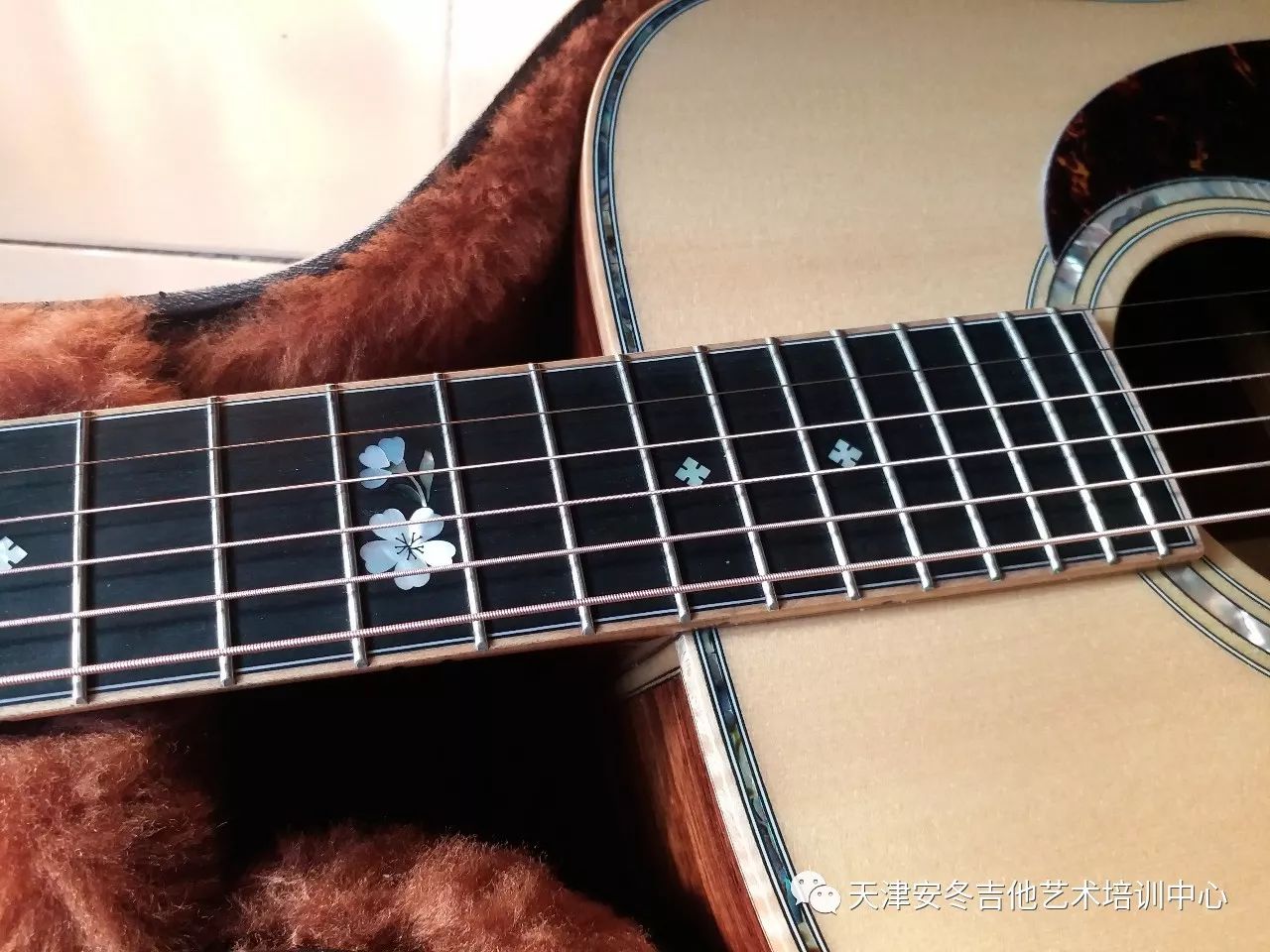 日本手工吉他 sumi guitar - 鹫见英一工坊 s-dhr sakura 评测