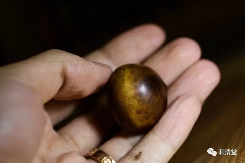 粟子蛇根付（屹人）