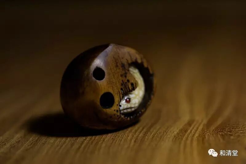 粟子蛇根付（屹人）