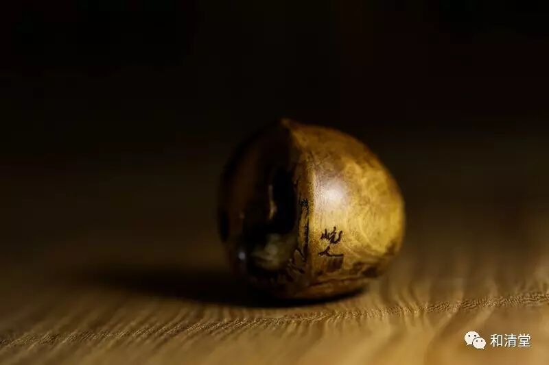 粟子蛇根付（屹人）