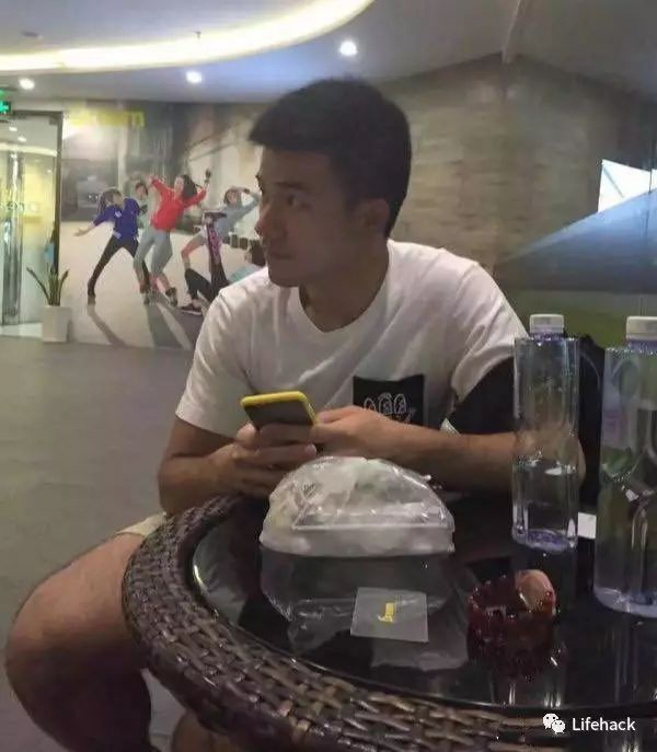 生活中,你见过的绝世帅哥美女是什么样?