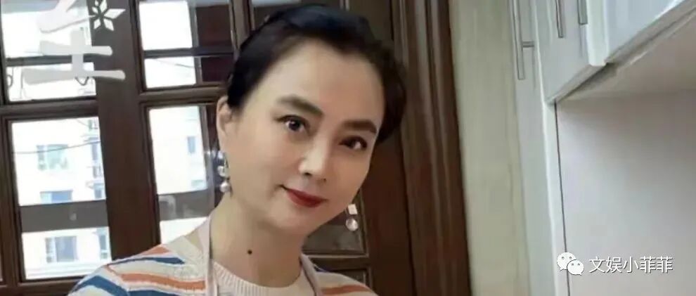 李玲玉混血儿子好帅气,合照妈妈眼睛离不开儿子,离婚多年仍单身