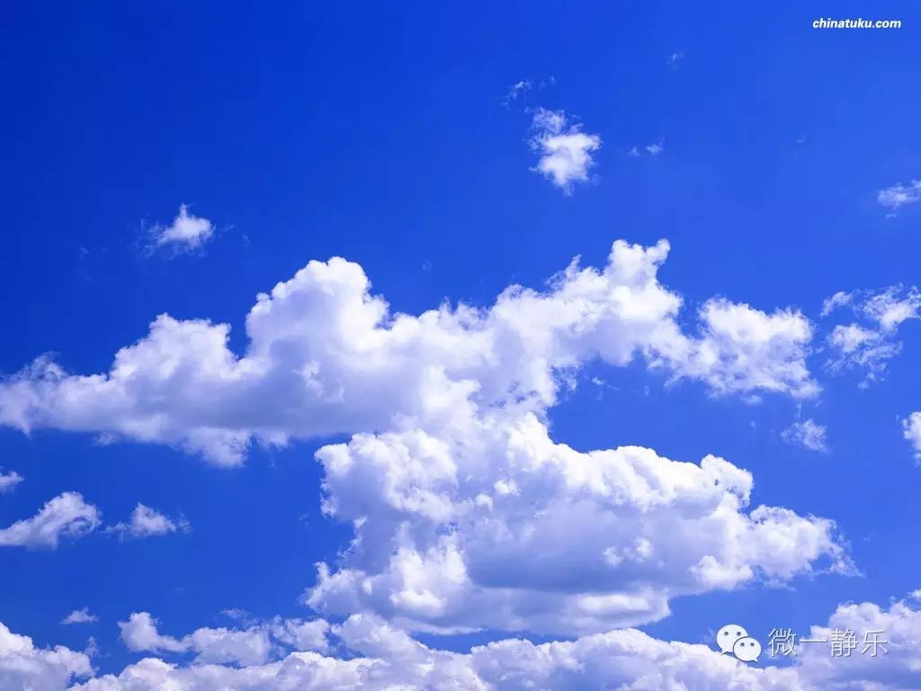 秋天里,朵朵白云寄托着着无数静乐游子的乡愁