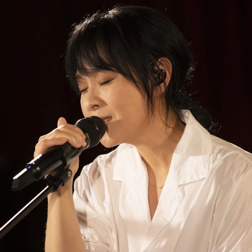刘若英重唱《后来》惹人泪奔:17岁过去很久了,但她的歌声依旧让我流泪