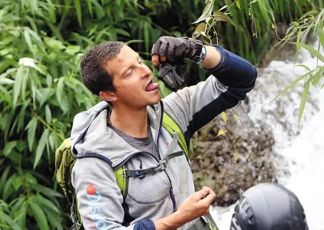 贝尔·格里尔斯与美国总统奥巴马一起完成了3天的阿拉斯加荒野求生