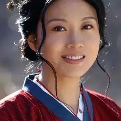 48岁闫妮女儿都21岁了,原来是我们熟悉的女星,两人曾合作过!