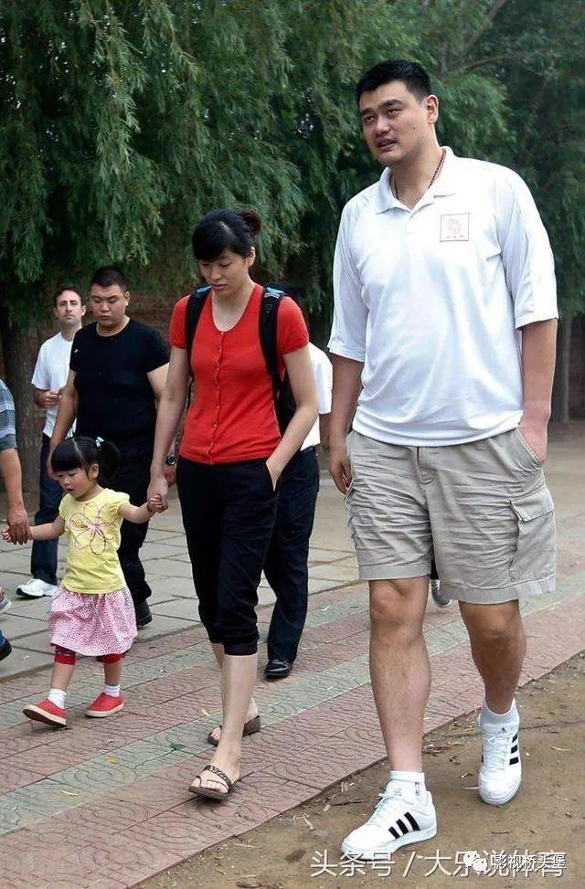 2米21韩男篮巨兽河升镇与美妻现状!相差51cm,婚后5年仍不能怀孕