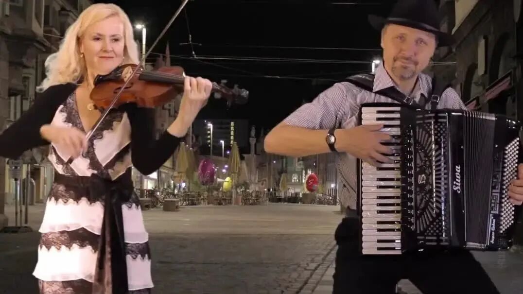 —视频—⭐【欧美经典音乐】《在巴黎的天空下》手风琴与小提琴