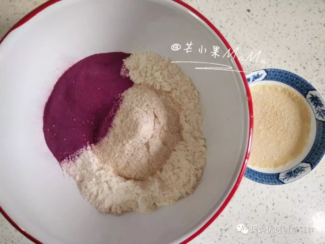 夹心酸奶面包的做法_夹心烤面包店_面包夹心酱