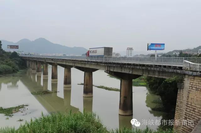 都少不了这座涵江地标性建筑 濑溪桥 横跨木兰溪的濑溪大桥 位于莆田