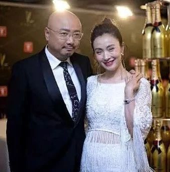 陶虹和10岁女儿近照曝光,女儿颜值令人惊艳,网友:徐峥将成国民岳父!