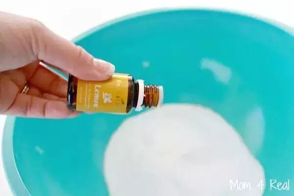 厕所老是有臭味？婆婆知道后用一根火柴就搞定了……