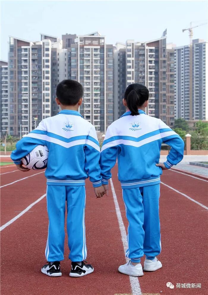 会成为荷城街道所属小学校服样式~ 来源|荷城街道办事处 编辑 | 佛山