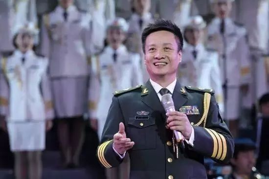 著名男高音歌唱家阎维文到金徽酒参观考察