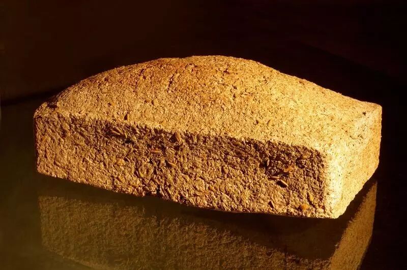 浓香型白酒酿造工艺复杂、酿造成本高