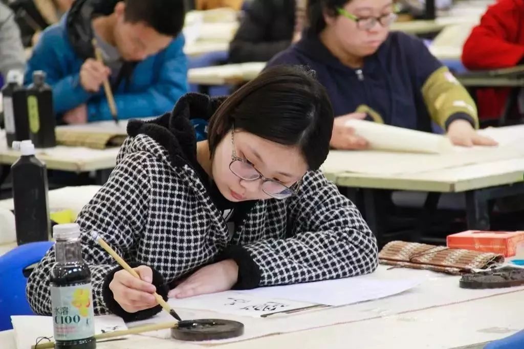 书法学专业, 对于很多艺考生来说有些冷门, 认为学这个专业将来只能