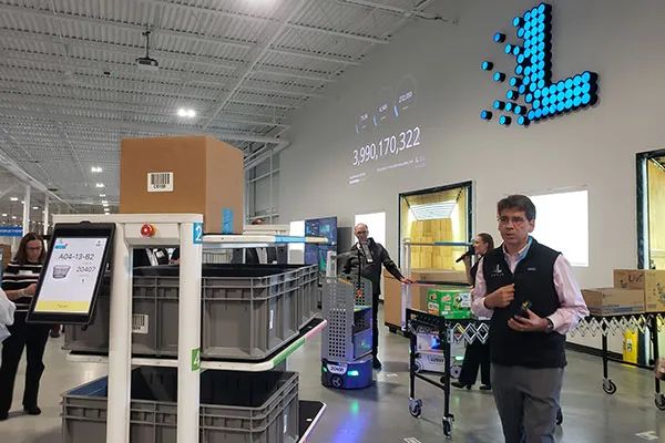 9 Locus Robotics 拣选量突破 50 亿件.jpg