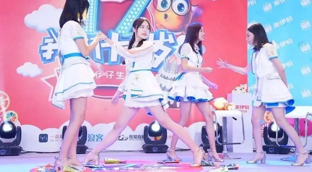 迷倒了伊仔的SNH48小姐姐,生日趴上到底玩了啥?