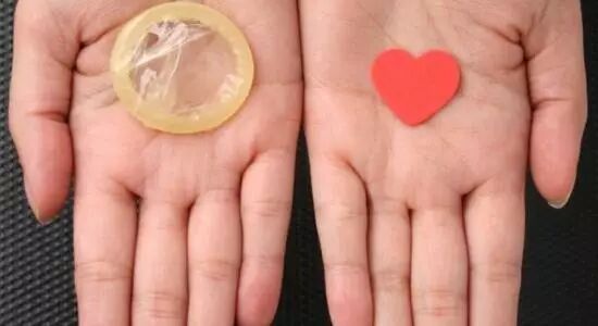 水溶性润滑剂 危害有多大避孕高潮两不误！水溶性润滑剂安全套你才知道吗？3