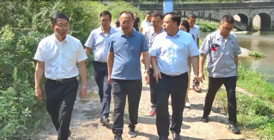 开阳县领导杨雄刚,夏世飞,王兴文,张小明,黄健,张勇,段红莲,胡俊林