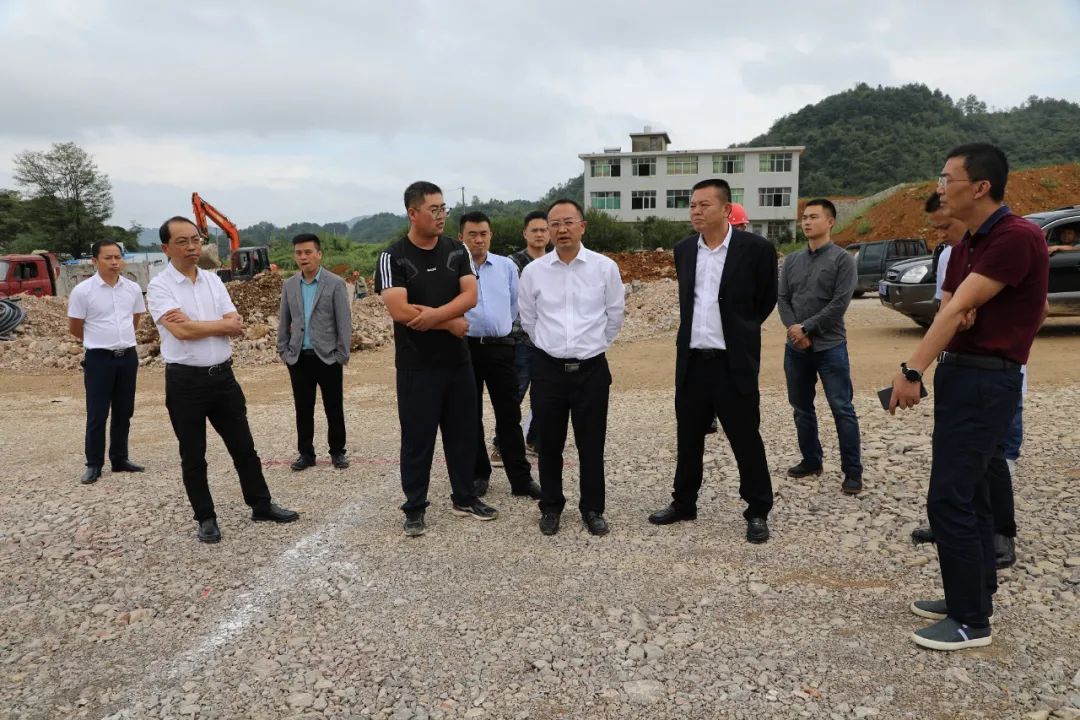 开阳县人大常委会主任李必勇,经开区党工委副书记,管委会副主任黄启兆