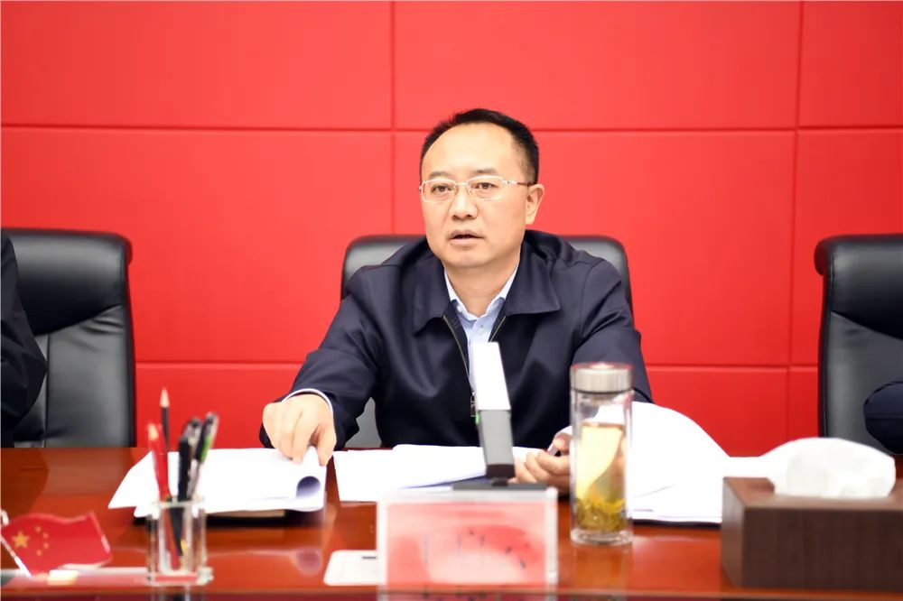 开阳县委召开常委扩大会议