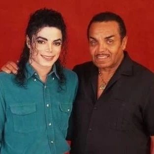 迈克尔杰克逊父亲病逝, 曾创造流行音乐之王至今无人取代