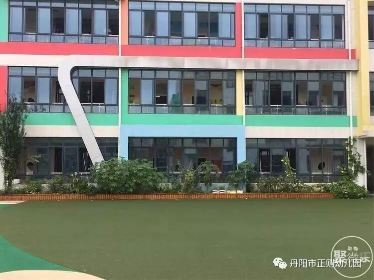 一学期伙食费:800元 一学期托管费:无 幼儿园地址: 丹阳市正则幼儿园