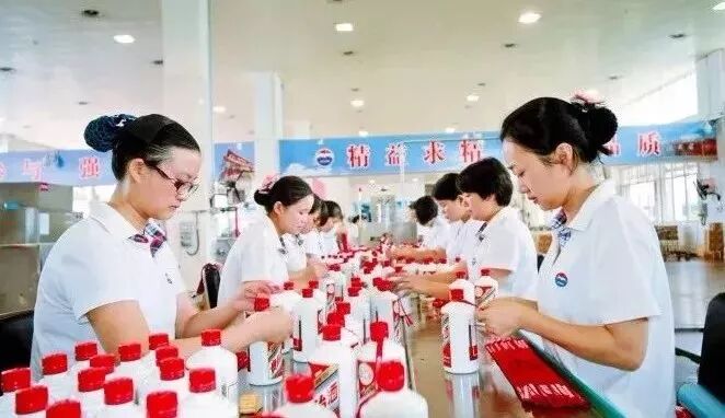 年产基酒4万吨，茅台为什么仍然年年不够卖？原因是.....