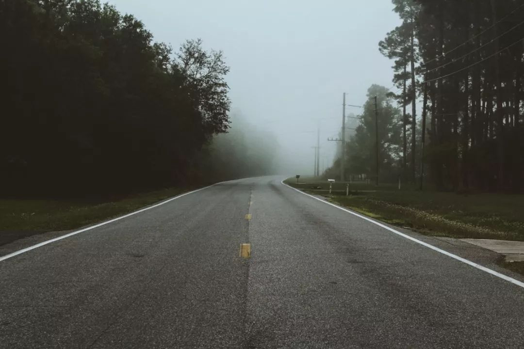 电脑用英语怎么说_东北英语哥用多国口音说英语_英语流利说电脑版 注册码