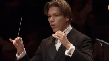 王羽佳官宣恋情，网友：古典音乐界最强CP-1