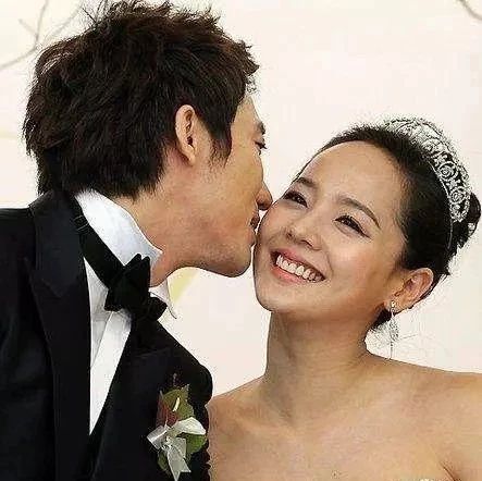 曾经的三位韩国国民妖精都没选择嫁入豪门,而是嫁给了爱情
