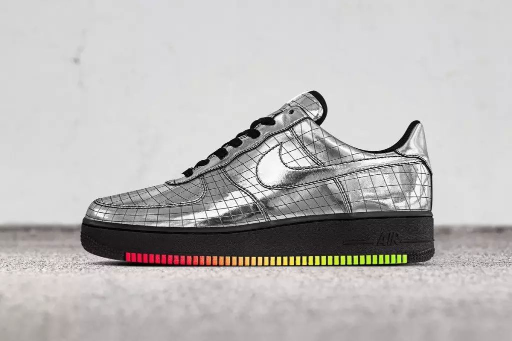 Nike 为Elton John 打造专属 Air Force 1「Jet」PE!