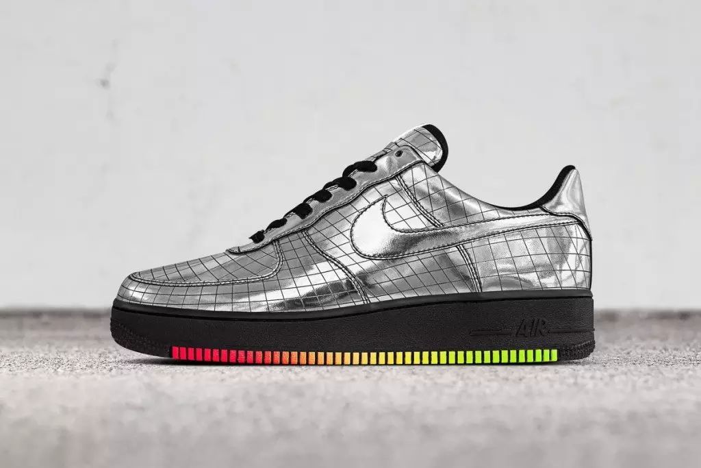 Nike 为Elton John 打造专属 Air Force 1「Jet」PE!