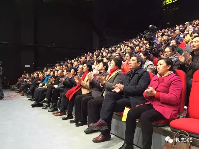 亚博买球网址:港城首届“民间名嘴”新鲜出炉 快看看有没有你认识的 亚博买球网址:港城首届“民间名嘴”新鲜出炉 快看看有没有你认识的