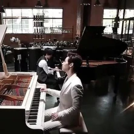 Henry刘宪华和著名钢琴演奏家Yiruma李闰珉合奏《 River Flows in You》 | 音乐好玩·第57话