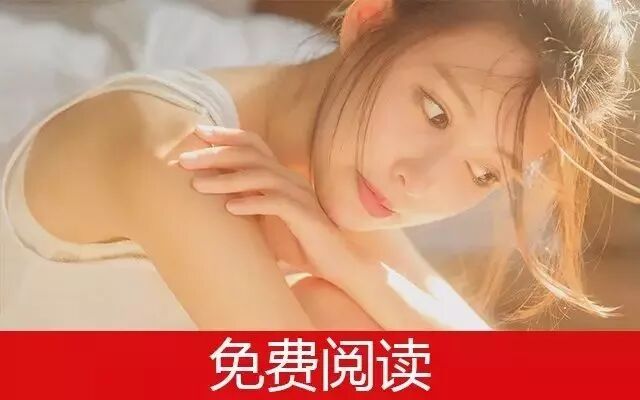 赵薇二胎了?平底鞋、肚大如球,悠闲带女儿小四月逛街!