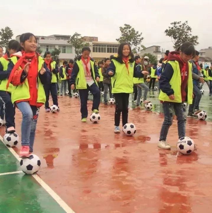 学校就像家一样 ——黔西县金碧镇第三小学教育教学扫描