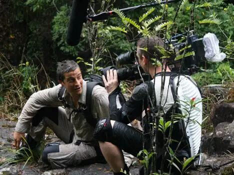 都说贝爷多牛X，在背后默默拍贝爷的人们更猛