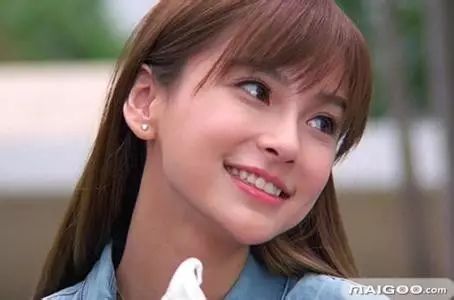 Angelababy│穿平底鞋不敢下水疑证实怀孕