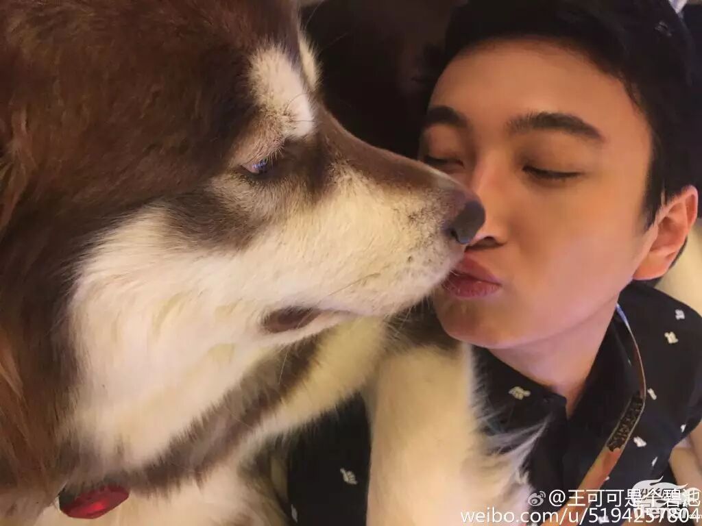 妞妞怀孕上热搜?还记得王思聪的王可可与韩寒家的小马达并列的雪橇三傻网红贵族吗?-怀孕期