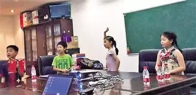 博导爸爸把8岁儿子当博士带:结果很惊艳 博导爸爸把8岁儿子当博士带:结果很惊艳