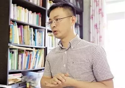 博导爸爸把8岁儿子当博士带:结果很惊艳 博导爸爸把8岁儿子当博士带:结果很惊艳
