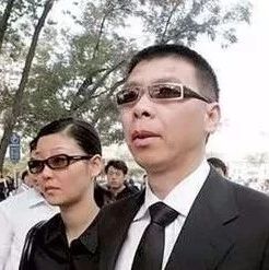 冯小刚替她还债百万,葛优帮她养儿子,这14年她到底是谁的女人?