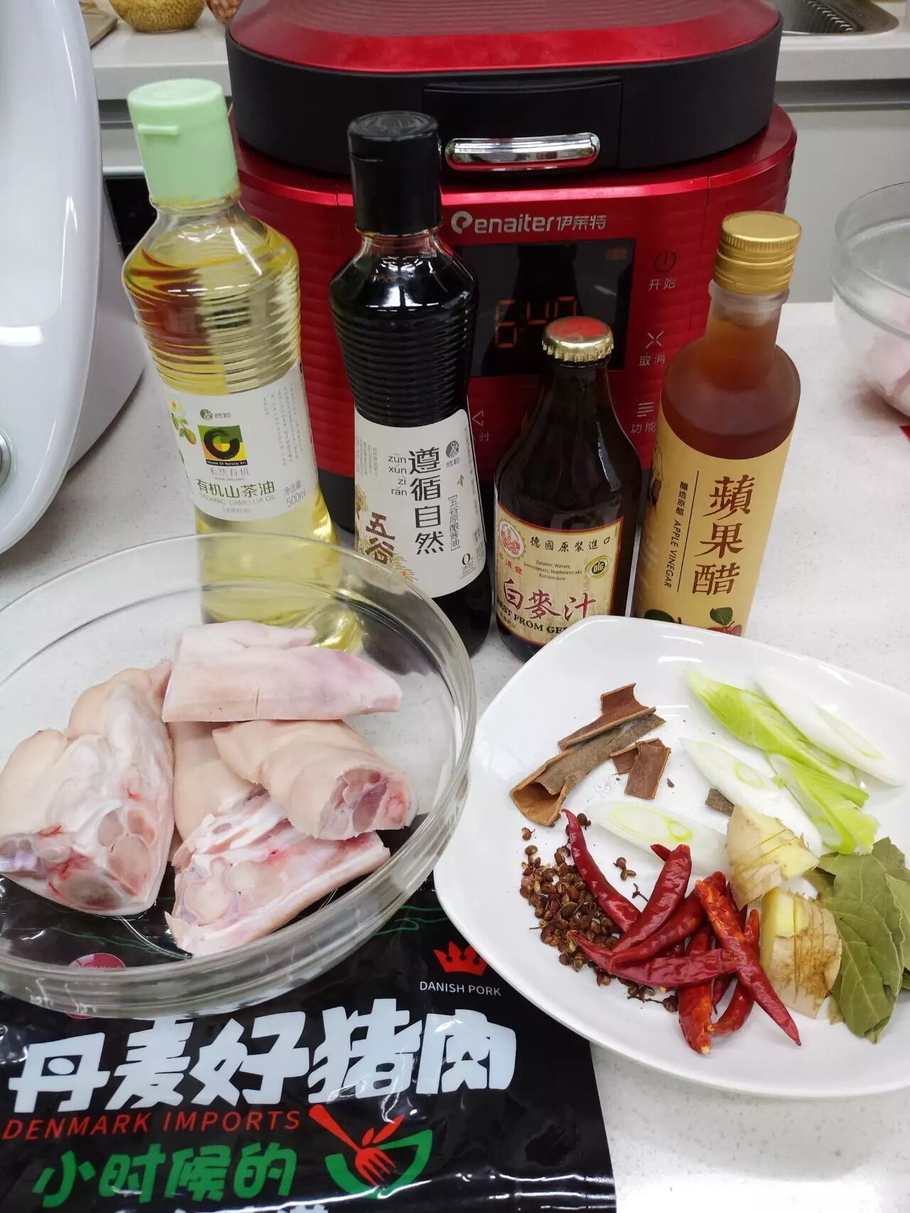 营养师の深夜食堂——烹饪营养师陈治锟教你三种不同调料的炖猪手