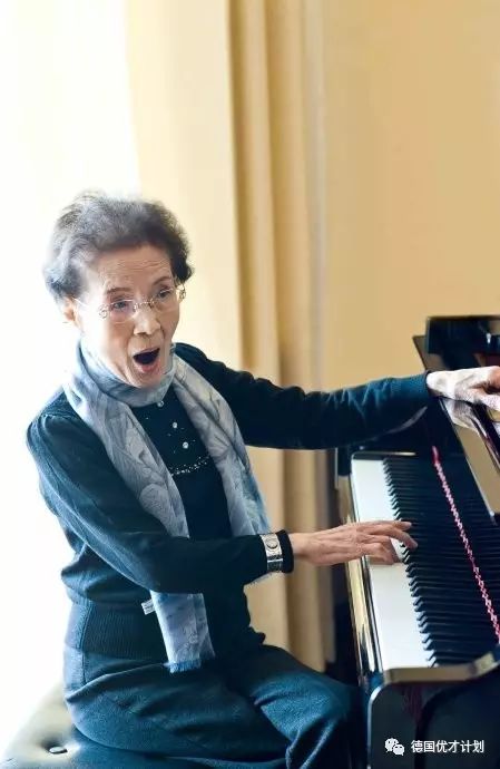 The first lady of Chinese Opera 中国第一歌剧夫人