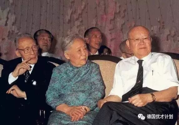 ���й�de����桰���������ģ���������������һ������Ѥ�ã�