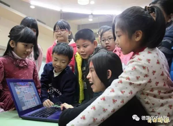 这个出身贫寒的中国女孩，14岁就收入百万，20岁还被写进各大教科书，可这些都还只是她传奇的冰山一角？！ - 11