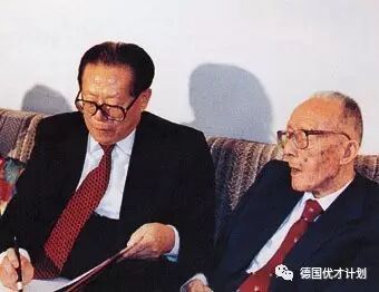 ���й�de����桰���������ģ���������������һ������Ѥ�ã�